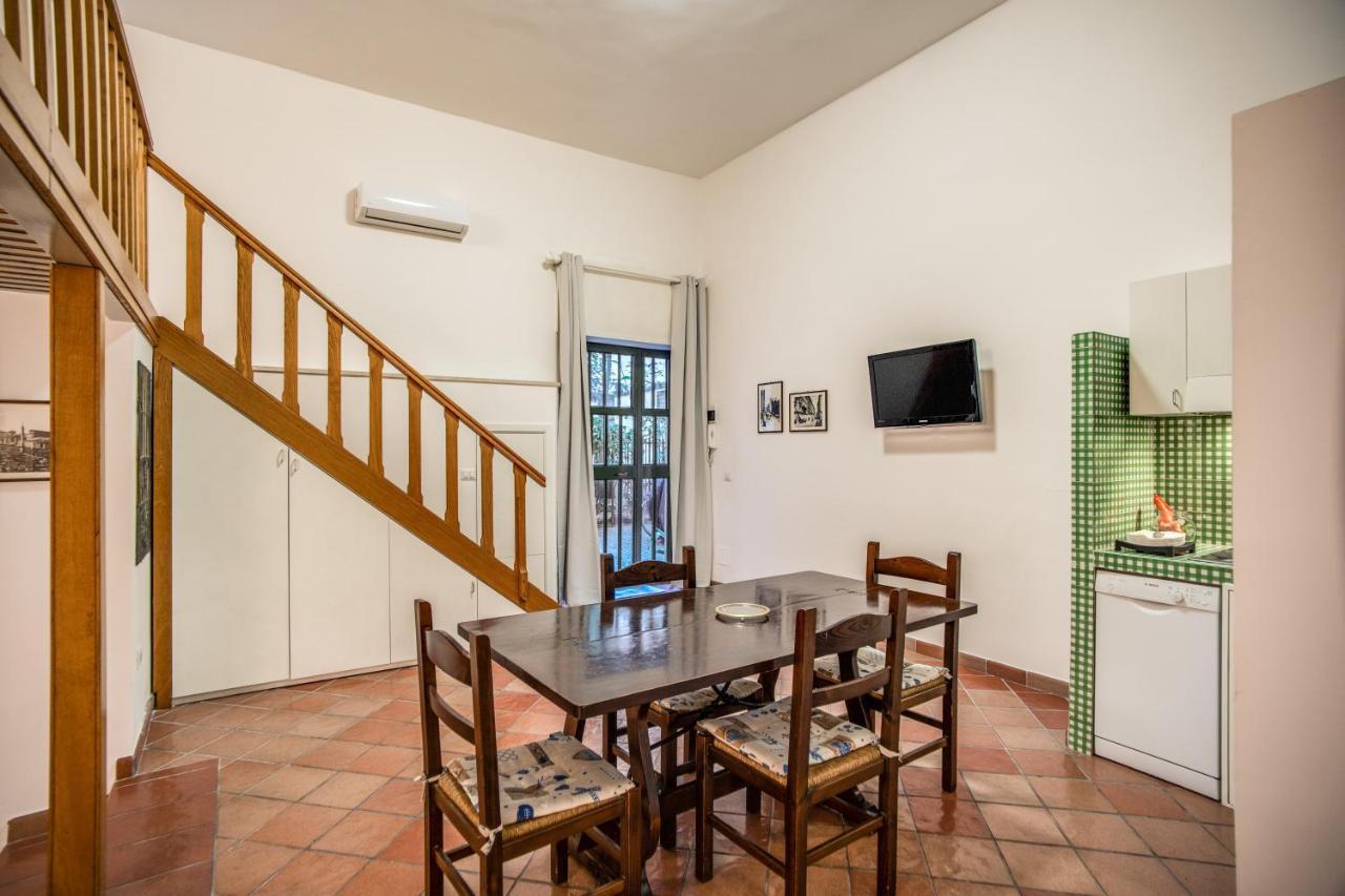 Le Case Di Andrea - Nel Cuore Di Trastevere Rom Exterior foto